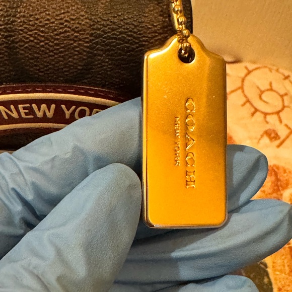 Coach Klare Crossbody Bag In Signature Canvas With Ski Patches - Picture 9 of 12